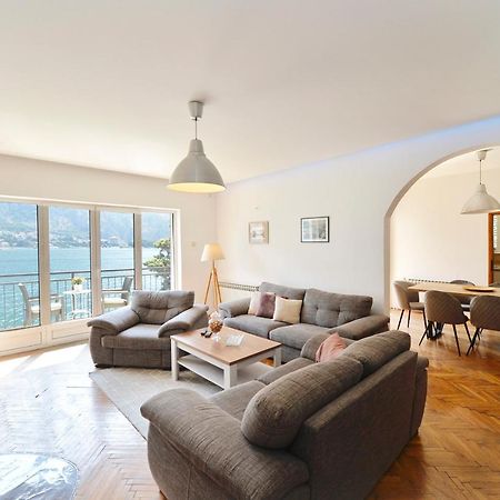 House 44 Seafront Apartments Cattaro Esterno foto