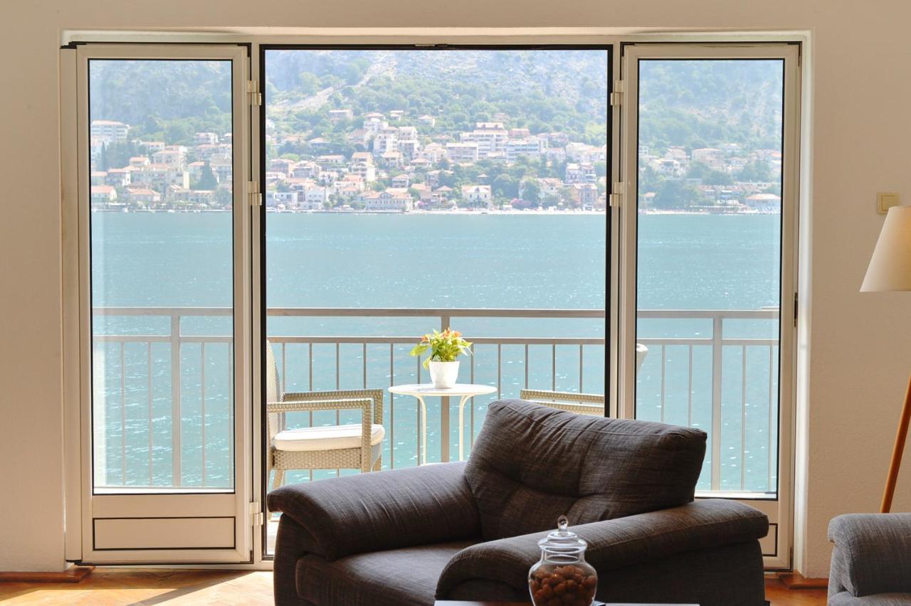 House 44 Seafront Apartments Cattaro Esterno foto