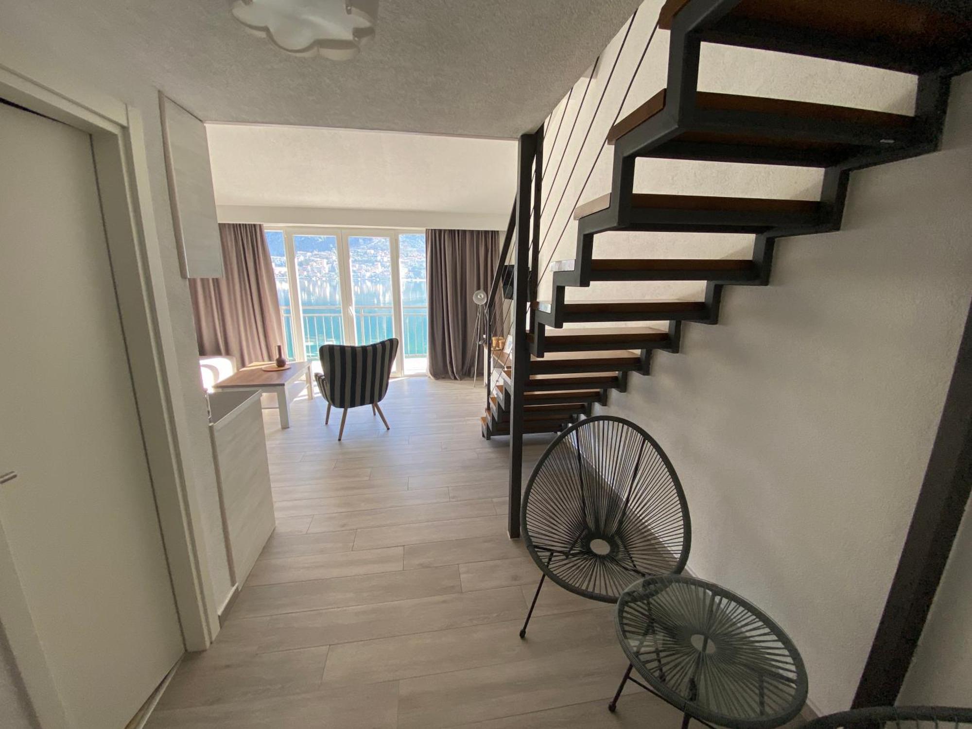 House 44 Seafront Apartments Cattaro Esterno foto